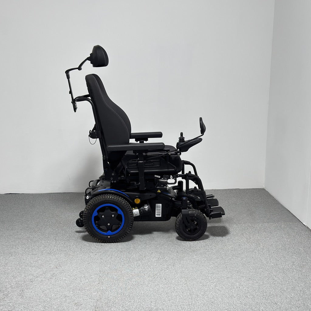 Sunrise Medical QUICKIE Q200 R Power Wheelchair