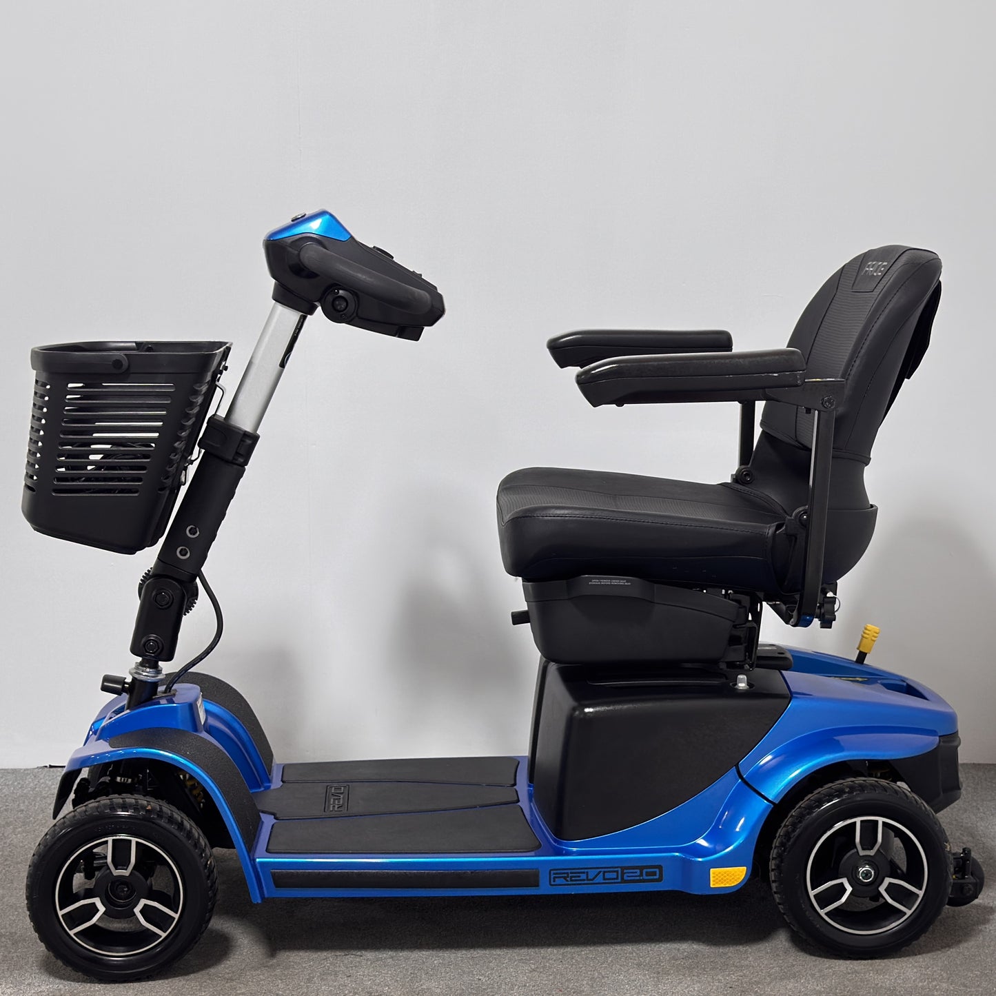 Pride Mobility Revo 2.0 (2022)