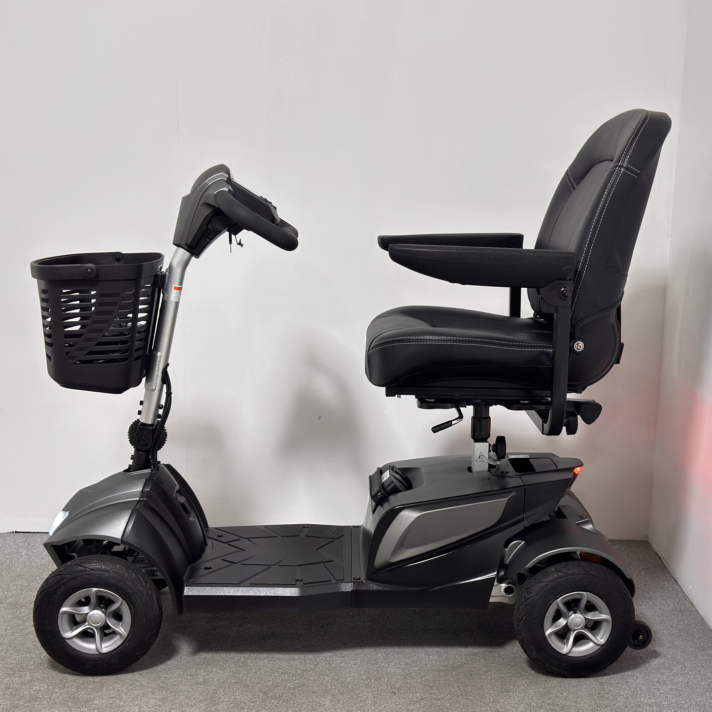 Motion Healthcare Aura (2025)
