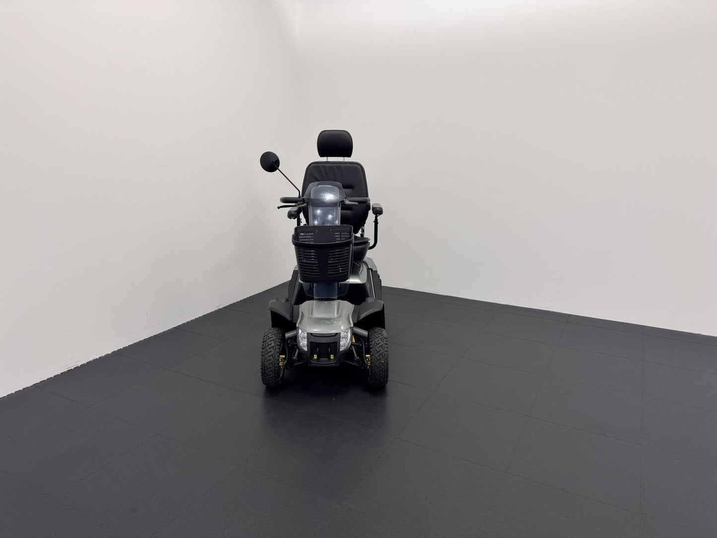 Pride Mobility Colt Executive Smoke Grey (2024)