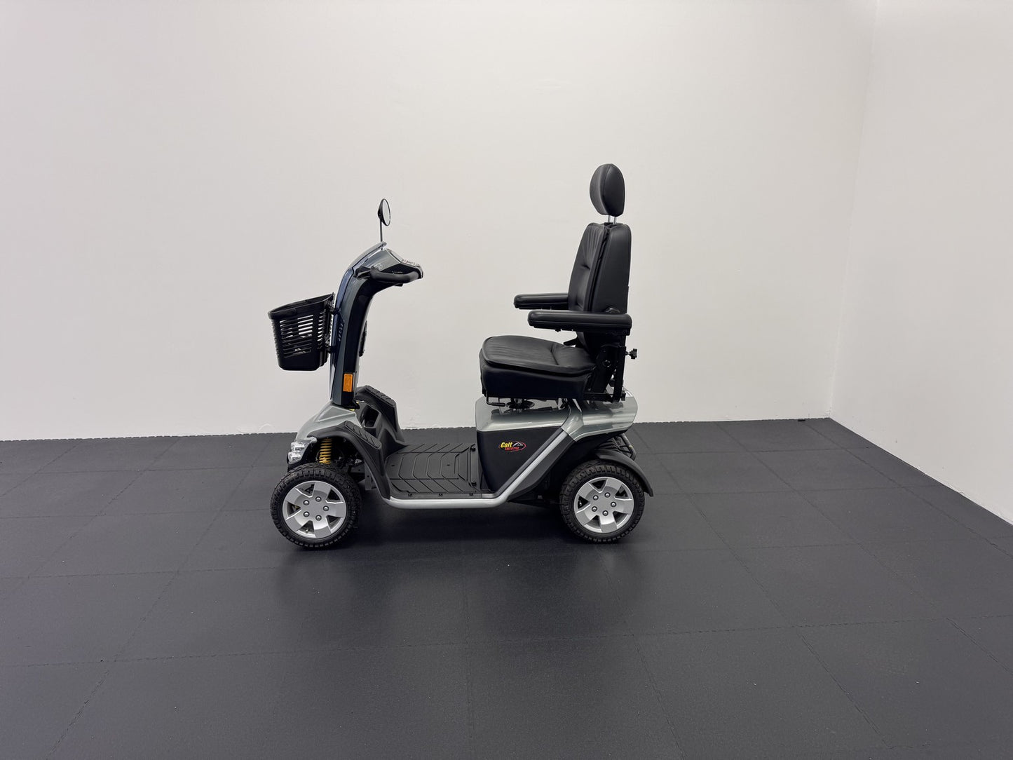 Pride Mobility Colt Executive Smoke Grey (2024)