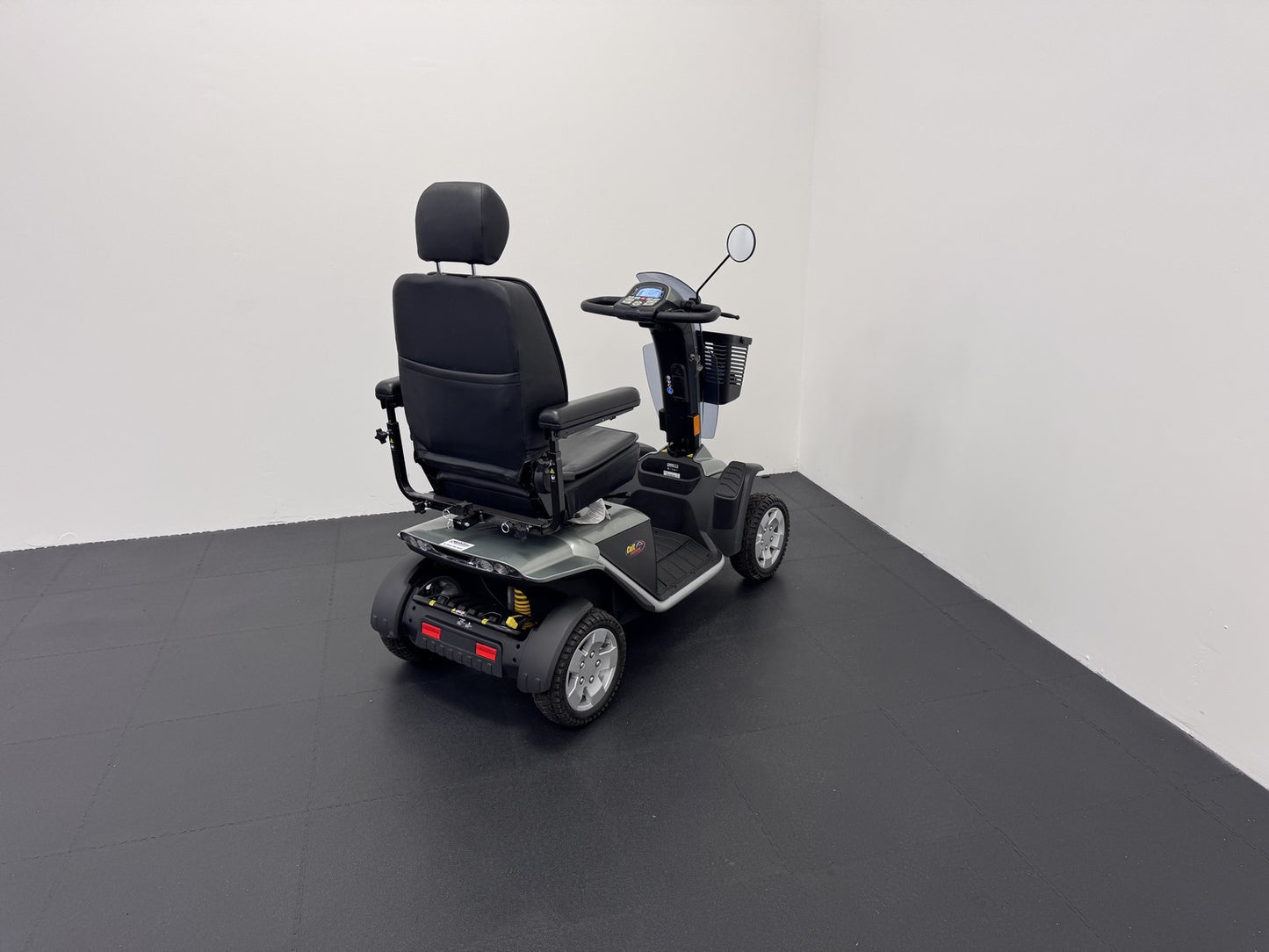 Pride Mobility Colt Executive Smoke Grey (2024)