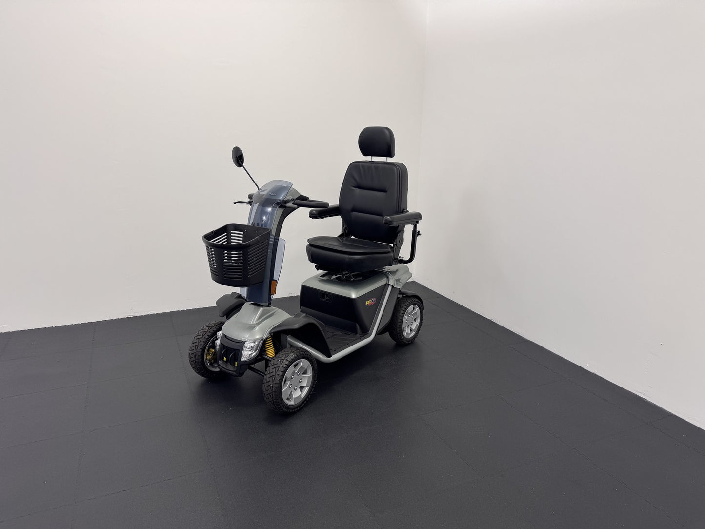 Pride Mobility Colt Executive Smoke Grey (2024)