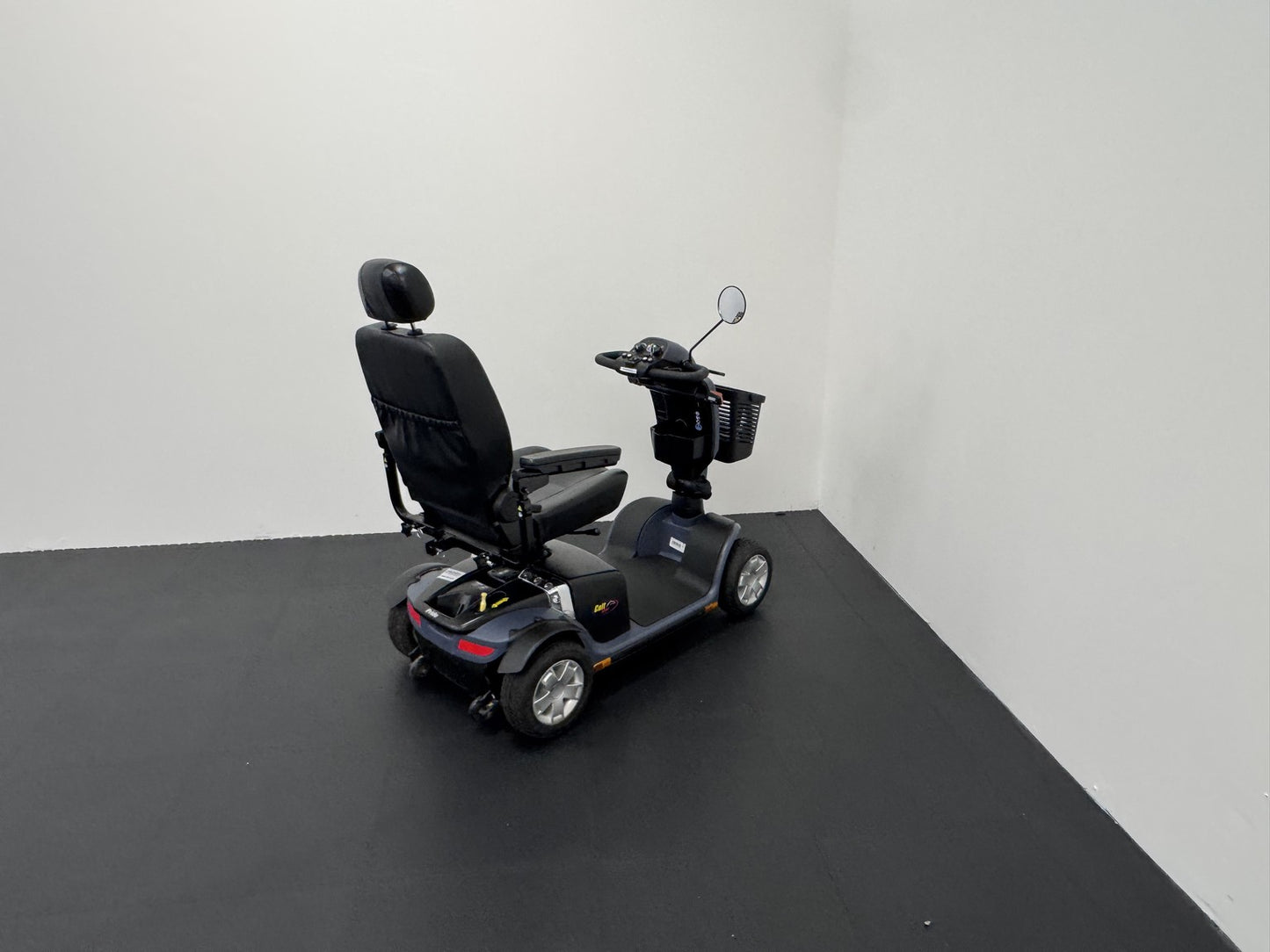 Pride Mobility Colt Sport 2.0 Gunmetal Grey (2023)