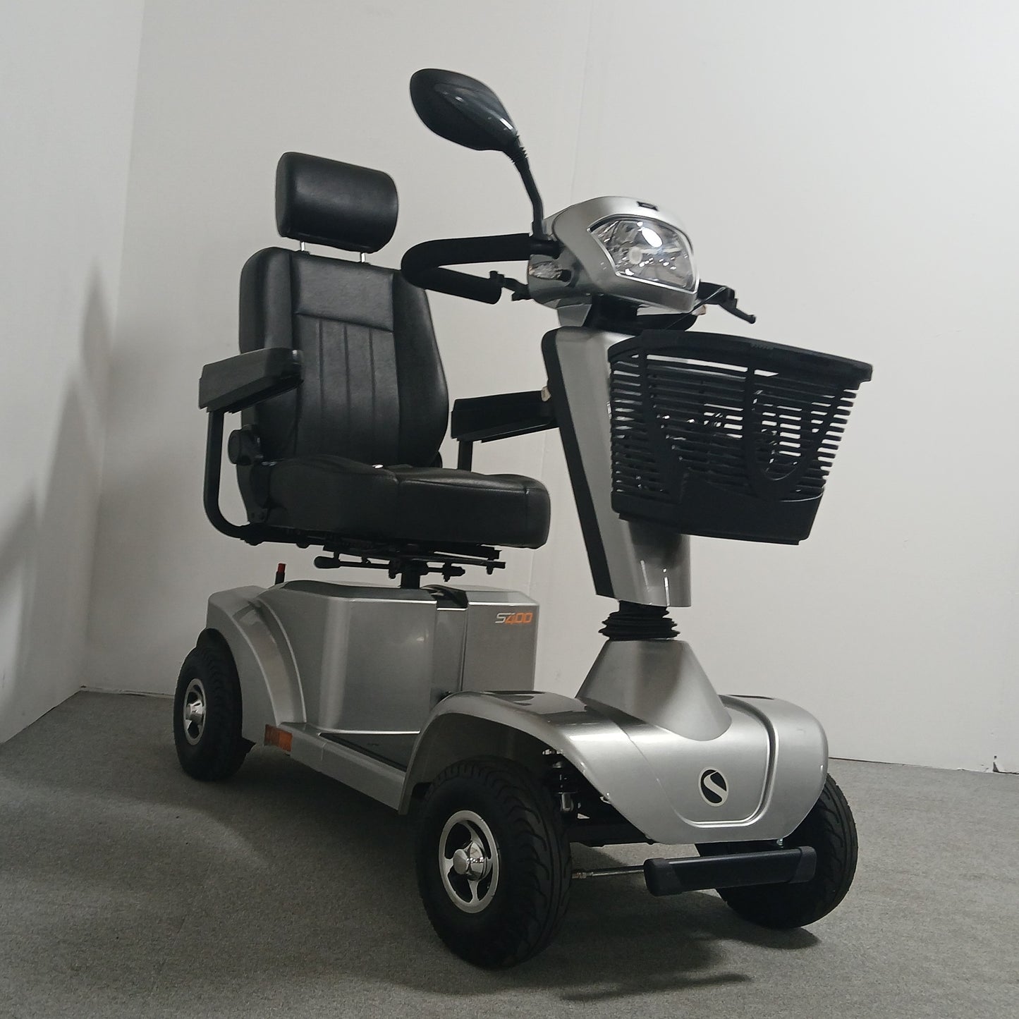 Sunrise Medical Sterling S400 (2023)
