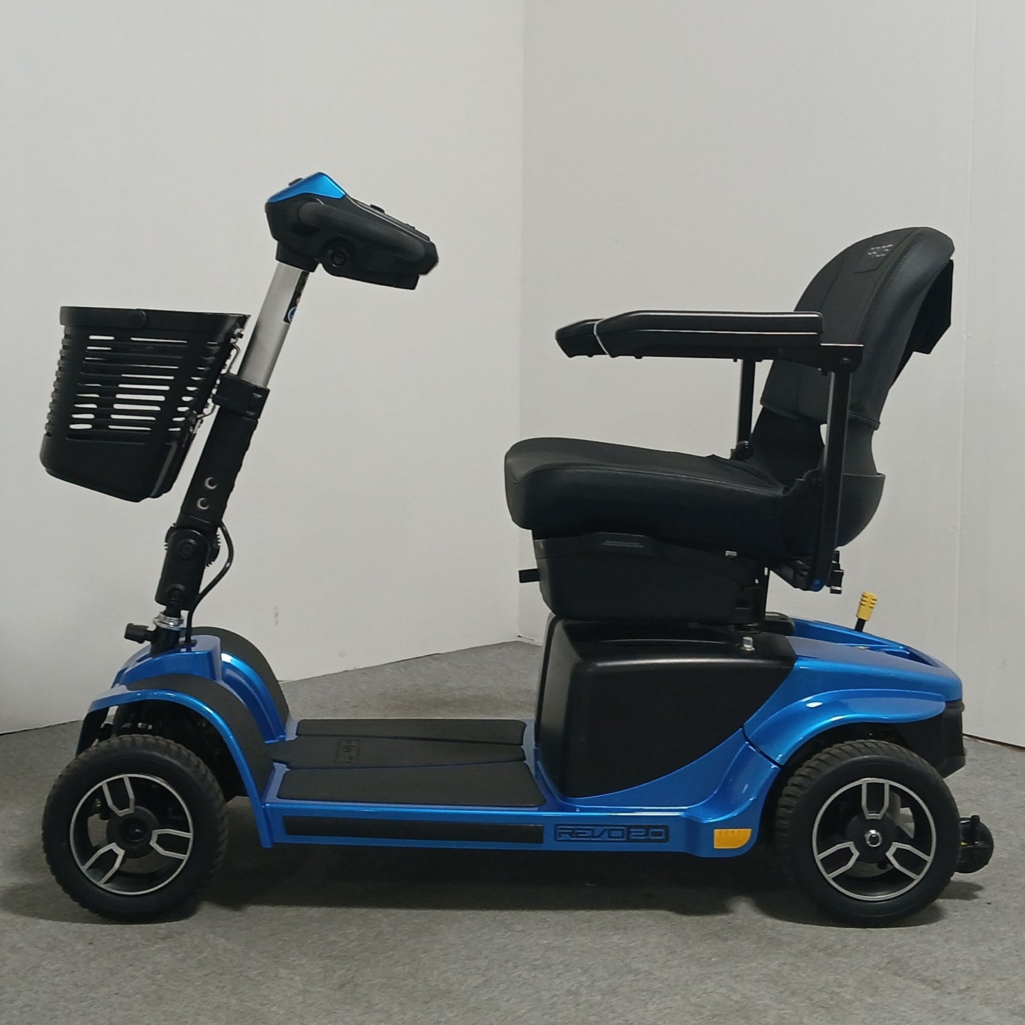 Pride Mobility Revo 2.0 (2025)