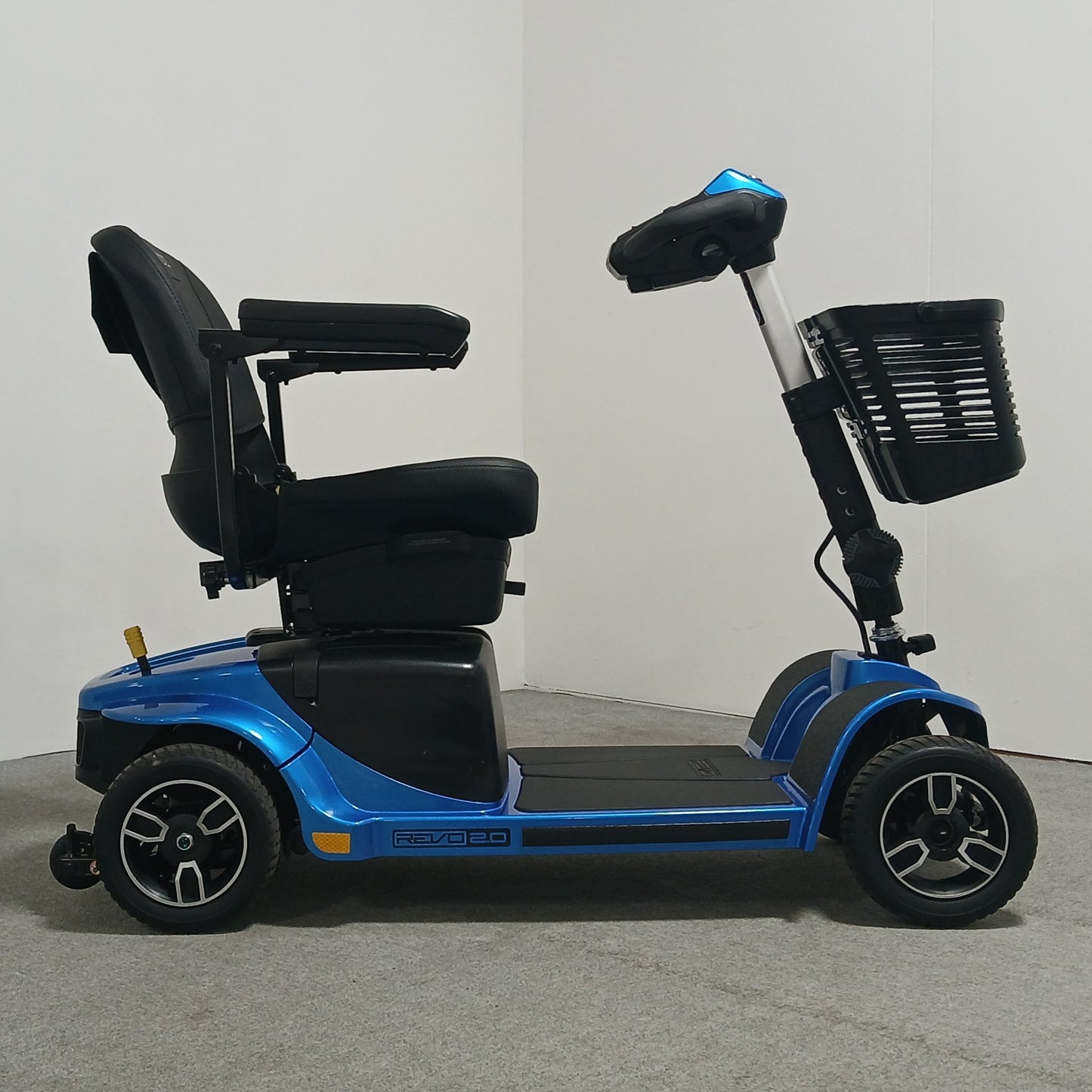 Pride Mobility Revo 2.0 (2025)
