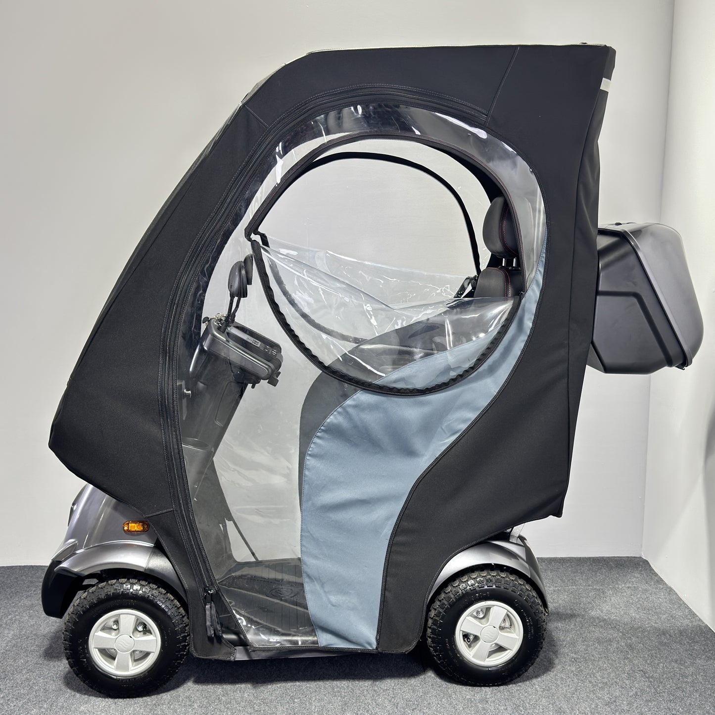 TGA Mobility Breeze Midi 4 with Canopy (2025)