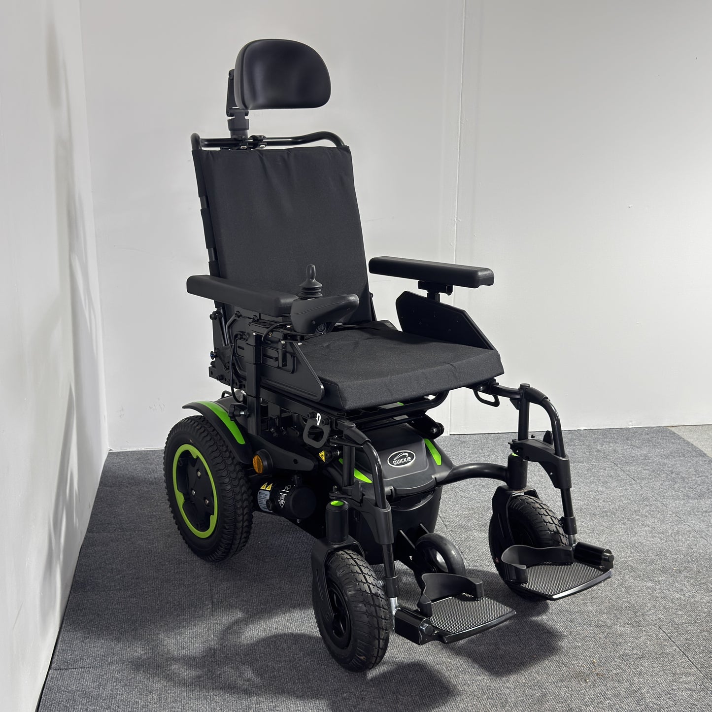 Sunrise Medical QUICKIE Q200R Powerchair (2024)