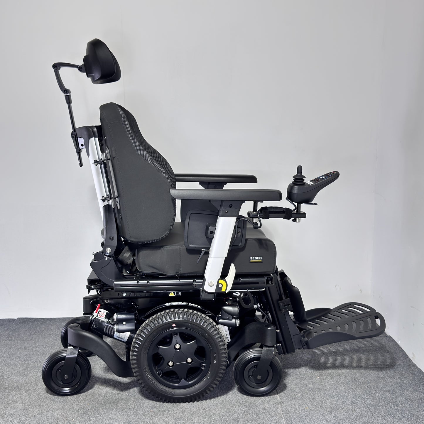 Sunrise Medical QUICKIE Q300 M Mini Sedeo Pro (2025)